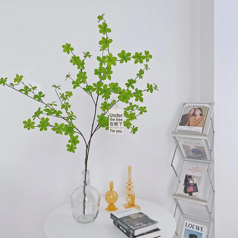 Pakabukas Laikrodis Modeliavimas Žalieji Augalai Bonsai Raudonmedžio Lapų Baldai Gyvenamasis Kambarys Su Minkšta Apdaila Modeliavimas Gėlių Fotografija 3